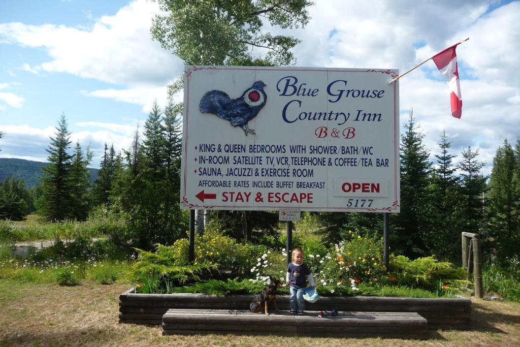 Blue Grouse Country Inn B&B Clearwater Exterior photo