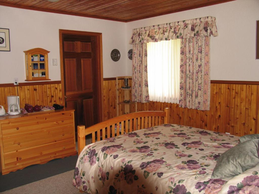 Blue Grouse Country Inn B&B Clearwater Room photo